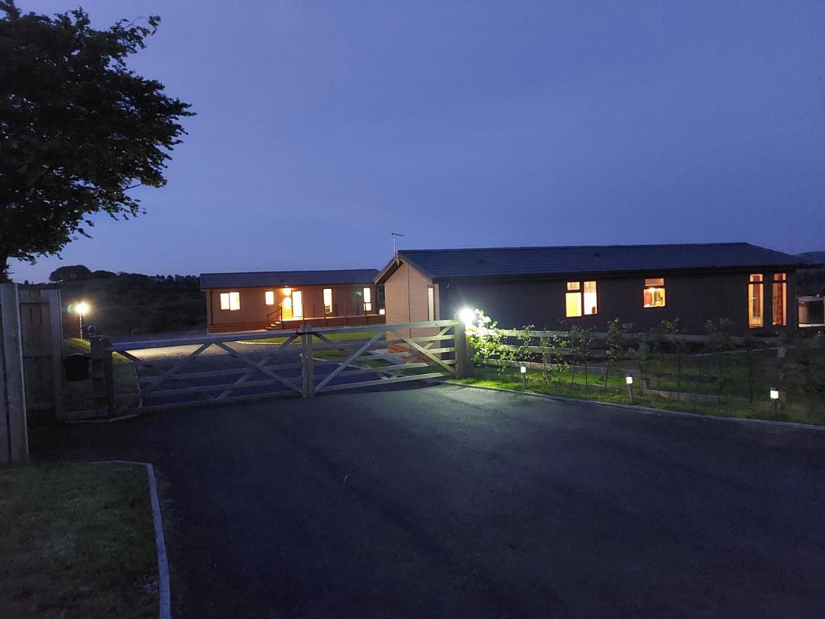 Luxury Family Beechwood Lodge With Hot Tub Lochwinnoch Εξωτερικό φωτογραφία