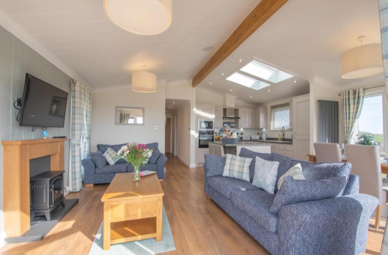 Luxury Family Beechwood Lodge With Hot Tub Lochwinnoch Εξωτερικό φωτογραφία