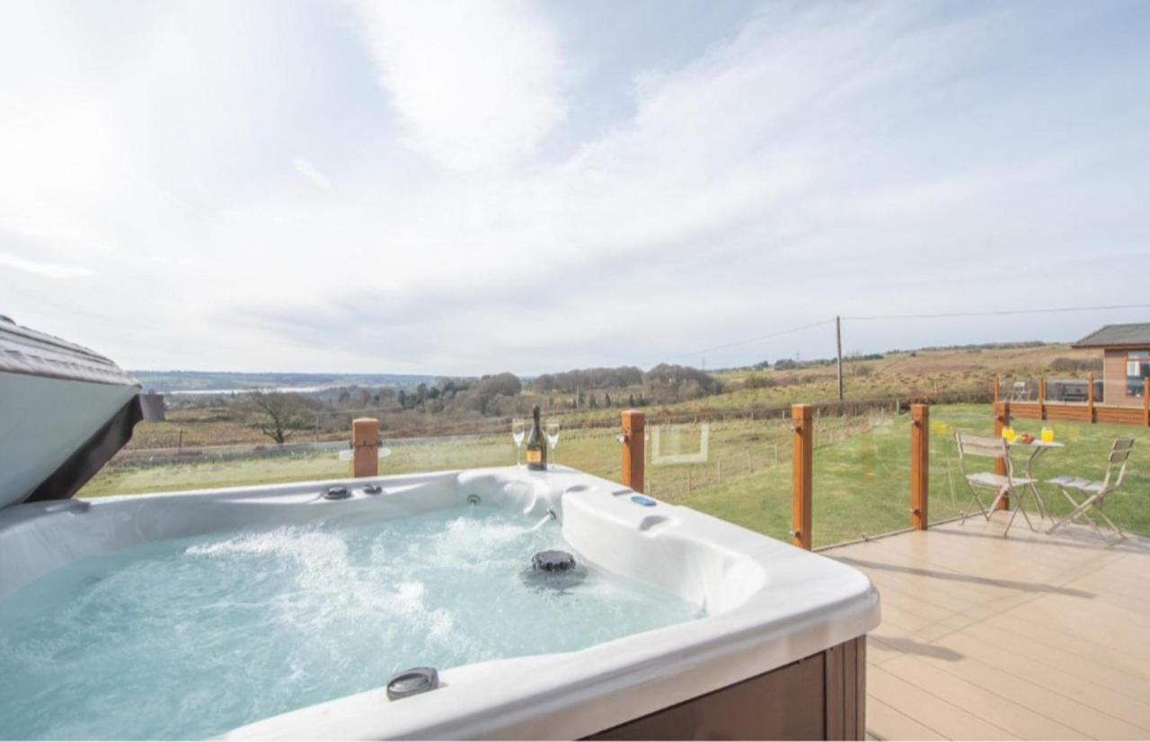 Luxury Family Beechwood Lodge With Hot Tub Lochwinnoch Εξωτερικό φωτογραφία