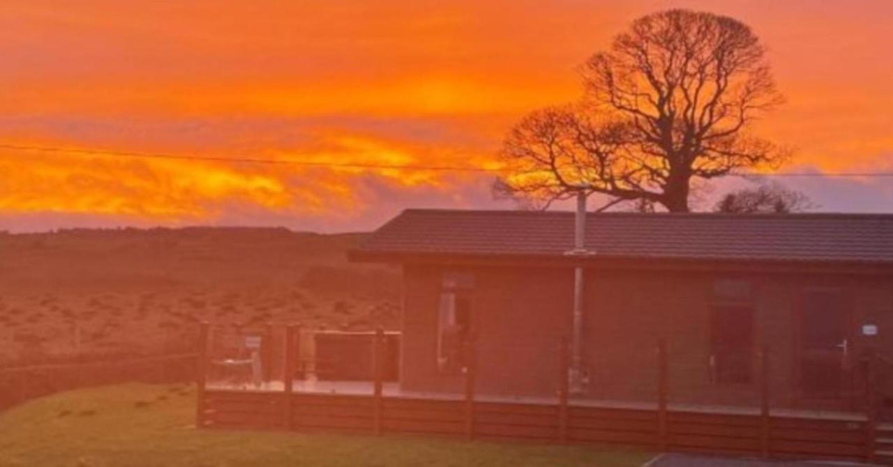 Luxury Family Beechwood Lodge With Hot Tub Lochwinnoch Εξωτερικό φωτογραφία