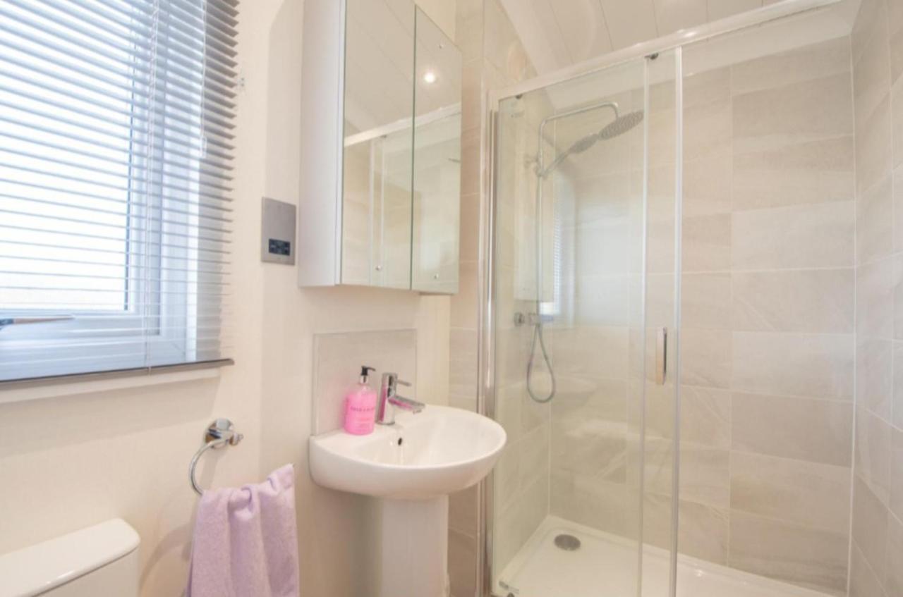 Luxury Family Beechwood Lodge With Hot Tub Lochwinnoch Εξωτερικό φωτογραφία