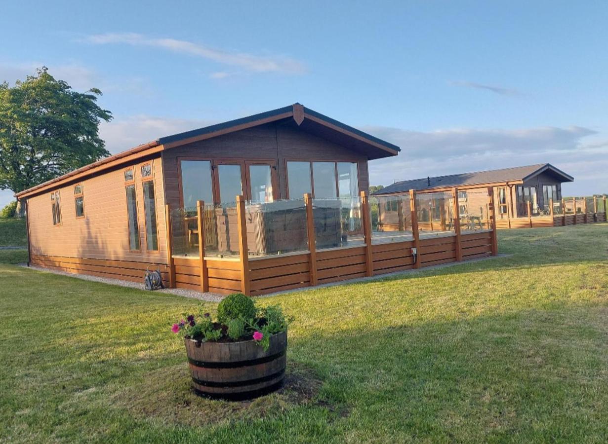 Luxury Family Beechwood Lodge With Hot Tub Lochwinnoch Εξωτερικό φωτογραφία