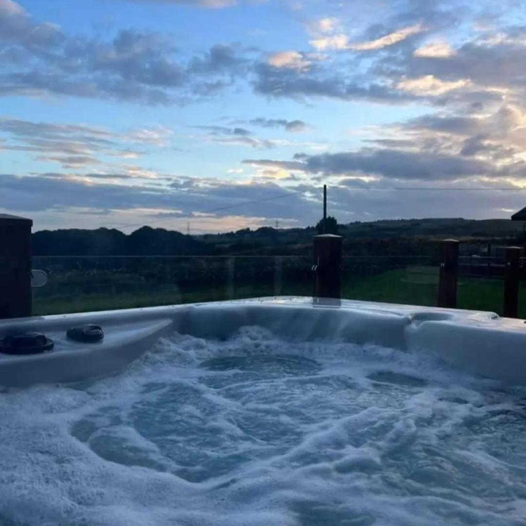 Luxury Family Beechwood Lodge With Hot Tub Lochwinnoch Εξωτερικό φωτογραφία